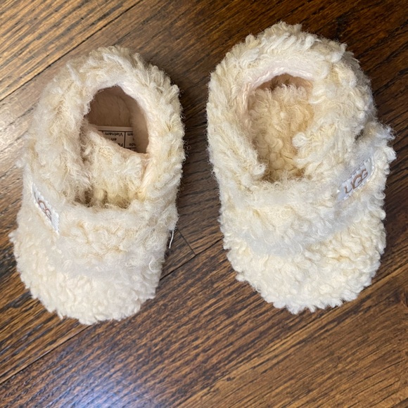 UGG- 0/1 baby booties lined infant size fuzzy velcro strap slippers pre-walkers - Picture 5 of 16